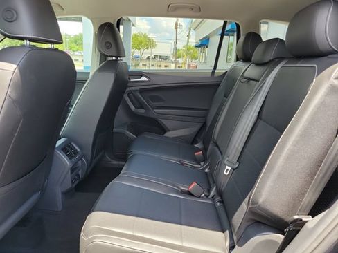 Used 2021 Volkswagen Tiguan SE FWD image 10