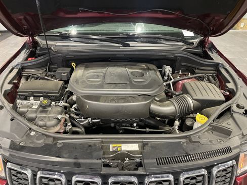 Used 2020 Jeep Grand Cherokee Laredo image 34