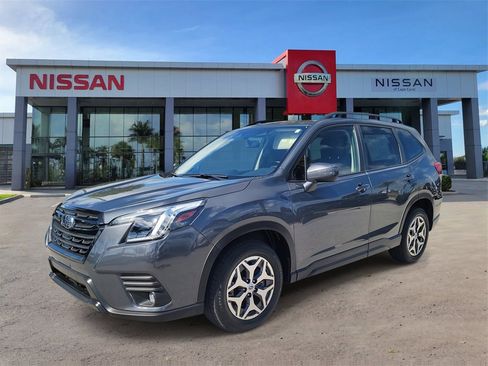 Used 2024 Subaru Forester Premium image 9