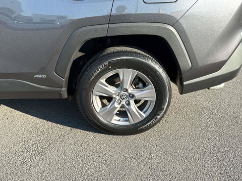 Used 2022 Toyota RAV4 LE AWD/4WD image 7