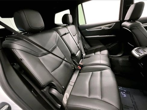 Used 2024 Cadillac XT6 Luxury image 23