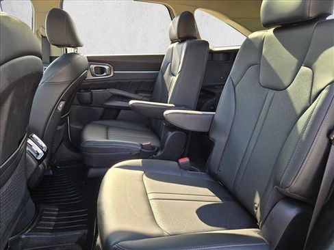 Used 2022 Kia Sorento SX image 20