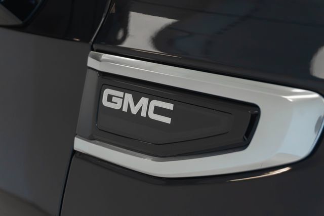 Used 2023 GMC Yukon Denali AWD/4WD image 9