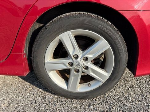 Used 2014 Toyota Camry SE FWD image 5