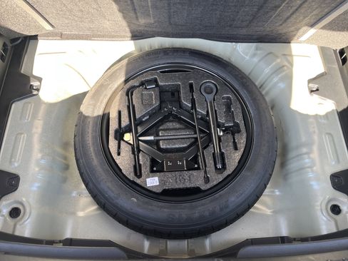 Used 2025 Kia Soul LX w/ LX Technology Package FWD image 9