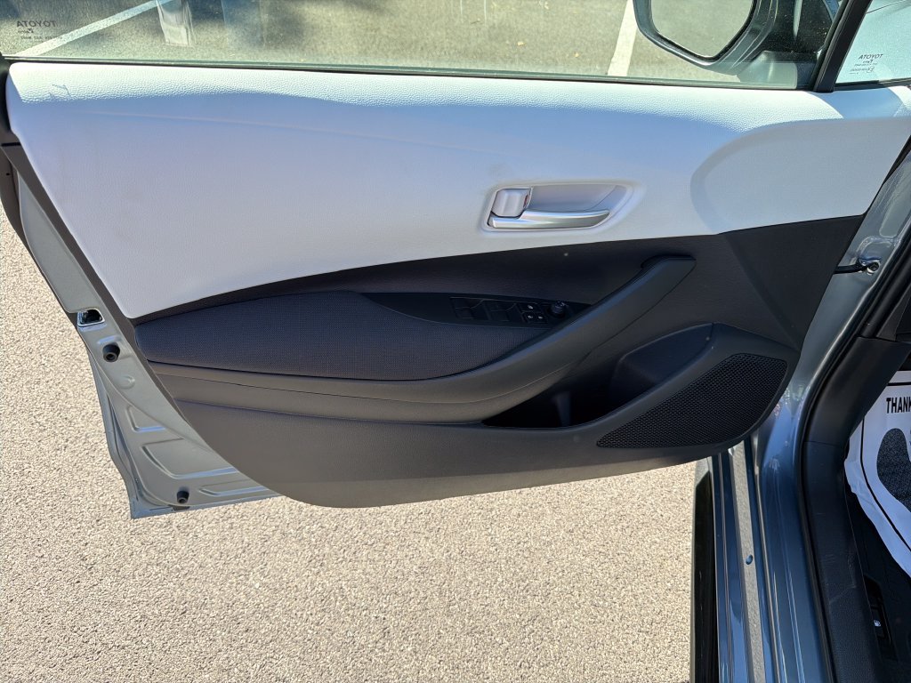 Used 2026 Toyota Corolla SE FWD image 11