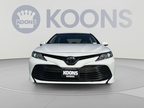 Used 2018 Toyota Camry LE FWD image 11