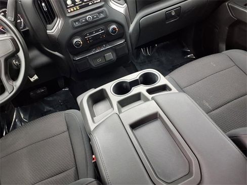 Used 2019 Chevrolet Silverado 1500 Custom w/ Custom Value Package image 9