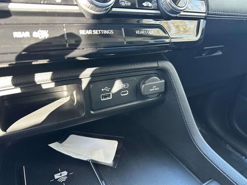 Certified 2023 Honda Pilot Elite image 23