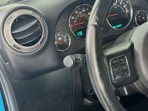 Used 2017 Jeep Wrangler Unlimited Sport w/ Connectivity Group AWD/4WD image 11