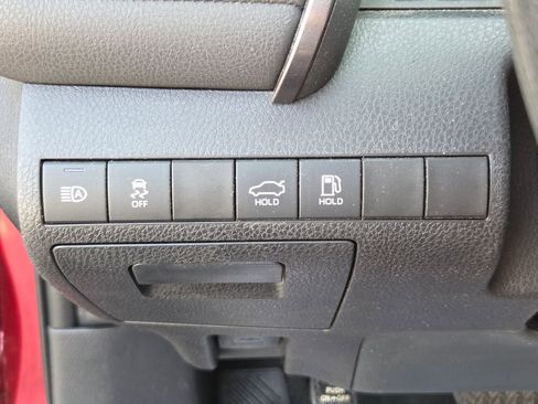 Used 2022 Toyota Camry LE FWD image 25