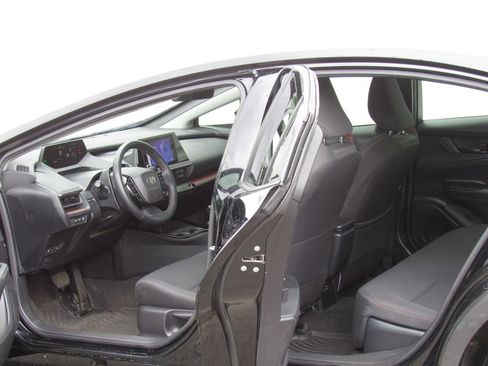 Used 2023 Toyota Prius Prime FWD image 13