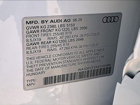 New 2025 Audi Q3 2.0T Premium image 13