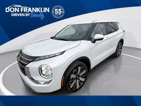 New 2026 Mitsubishi Outlander SE image 1