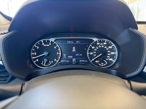 Used 2025 Nissan Altima 2.5 SV FWD image 40