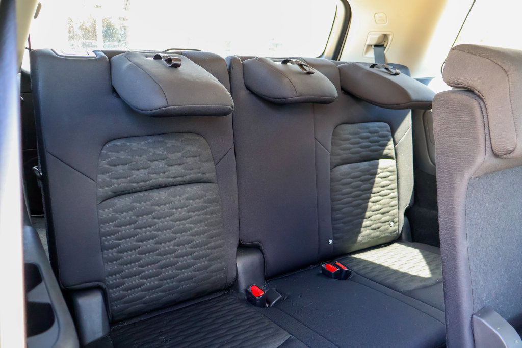 Used 2025 Nissan Pathfinder SV AWD/4WD image 12