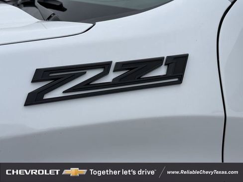 New 2026 Chevrolet Silverado 1500 Custom Trail Boss w/ LPO, Dark Essentials Package AWD/4WD image 11