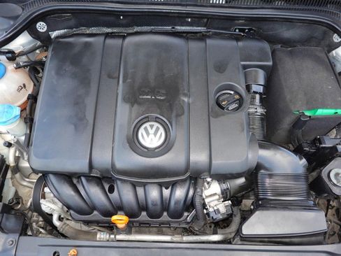Used 2011 Volkswagen Jetta SE FWD image 22