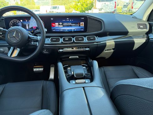 Used 2024 Mercedes-Benz GLS 580 4MATIC image 20