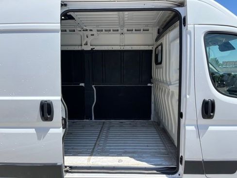 Used 2025 RAM ProMaster 2500 w/ Convenience Group FWD image 6