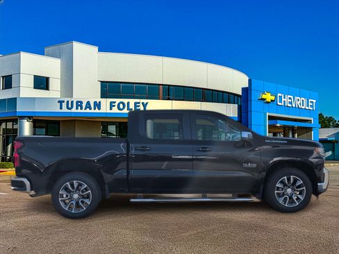 Used 2021 Chevrolet Silverado 1500 LT w/ Convenience Package II image 7