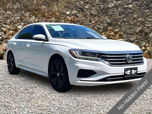 Used 2022 Volkswagen Passat 2.0T SE FWD image 9