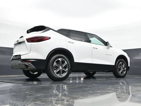 Used 2025 Chevrolet Blazer LT FWD image 39