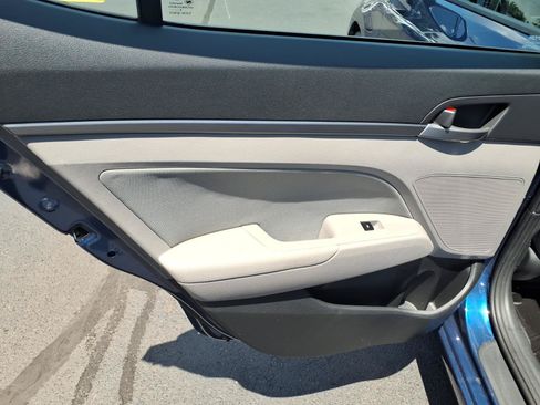 Used 2018 Hyundai Elantra Value Edition FWD image 17