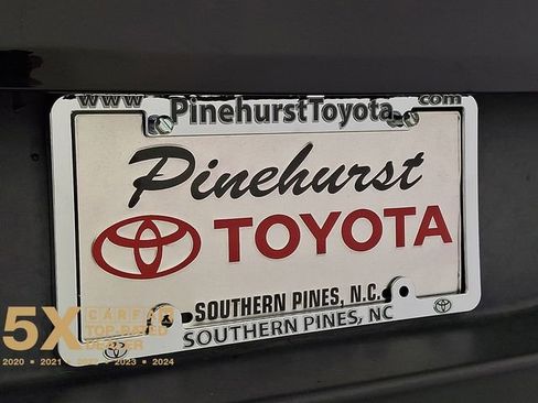 Used 2018 Jeep Cherokee Latitude w/ Altitude Package image 36