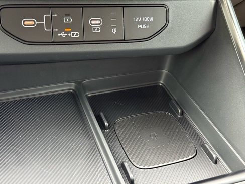 New 2026 Kia Carnival EX image 17