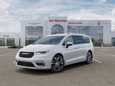 New 2026 Chrysler Pacifica Pinnacle w/ Trailer Tow Group AWD/4WD image 1