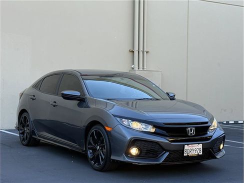 Used 2018 Honda Civic Sport image 1