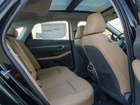 New 2025 Hyundai Sonata Limited image 10