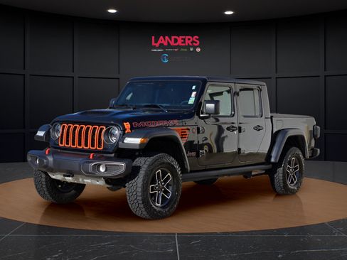 Used 2025 Jeep Gladiator Mojave w/ Convenience Group AWD/4WD image 1