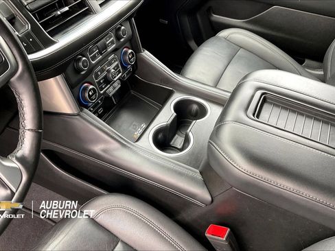 Used 2024 Chevrolet Suburban LT image 16