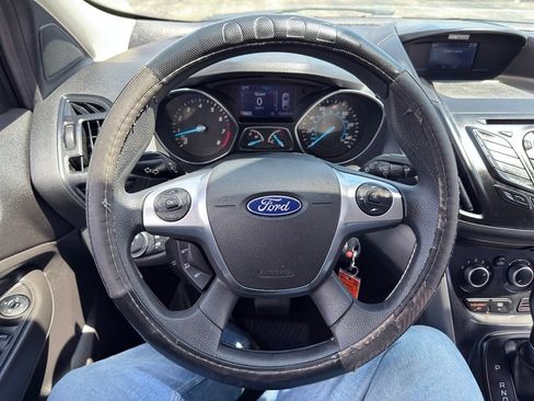 Used 2015 Ford Escape SE FWD image 38