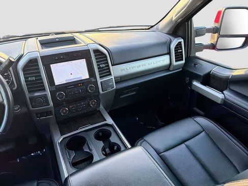 Used 2021 Ford F250 Lariat w/ Lariat Ultimate Package AWD/4WD image 24