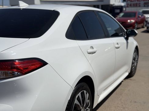 Used 2020 Toyota Corolla LE FWD image 5