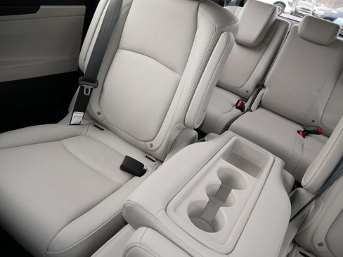 Certified 2026 Honda Odyssey EX-L image 12
