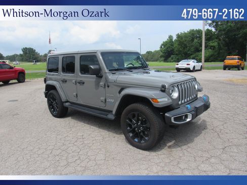 Used 2022 Jeep Wrangler Unlimited Sahara w/ Cold Weather Group AWD/4WD image 20