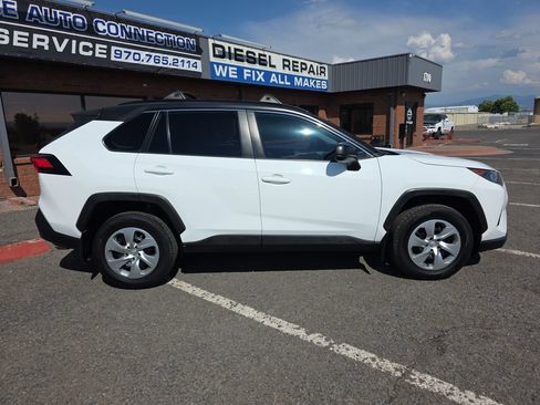 Used 2019 Toyota RAV4 LE w/ All Weather Liner Package AWD/4WD image 9