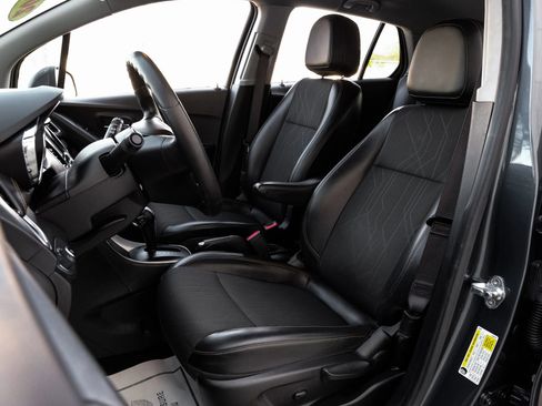 Used 2021 Chevrolet Trax LT image 31