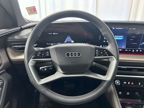 Certified 2025 Audi Q5 Prestige image 8