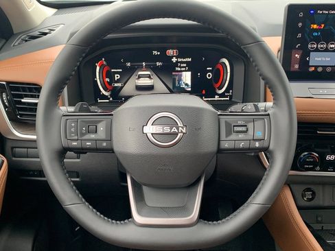 New 2026 Nissan Rogue Platinum image 8