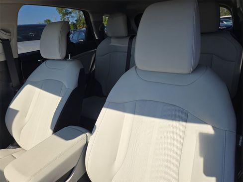 New 2026 Kia Sportage EX image 24