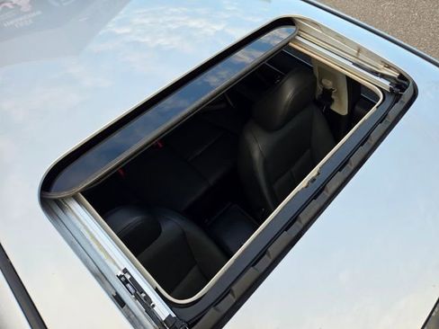 Used 2018 INFINITI Q50 Luxe w/ Cargo Package (L95) image 9