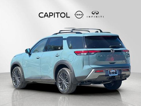 New 2026 Nissan Pathfinder SL image 3