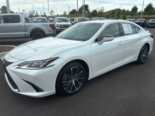 Used 2024 Lexus ES 350 w/ Premium Package FWD image 3