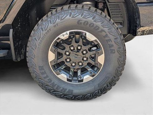 New 2025 GMC Hummer EV 3X w/ Extreme Off-Road Package image 10