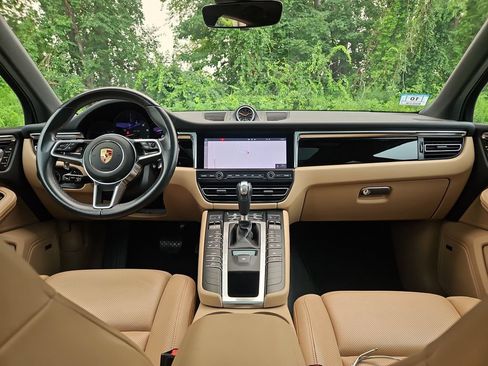 Certified 2021 Porsche Macan w/ Premium Package Plus AWD/4WD image 12